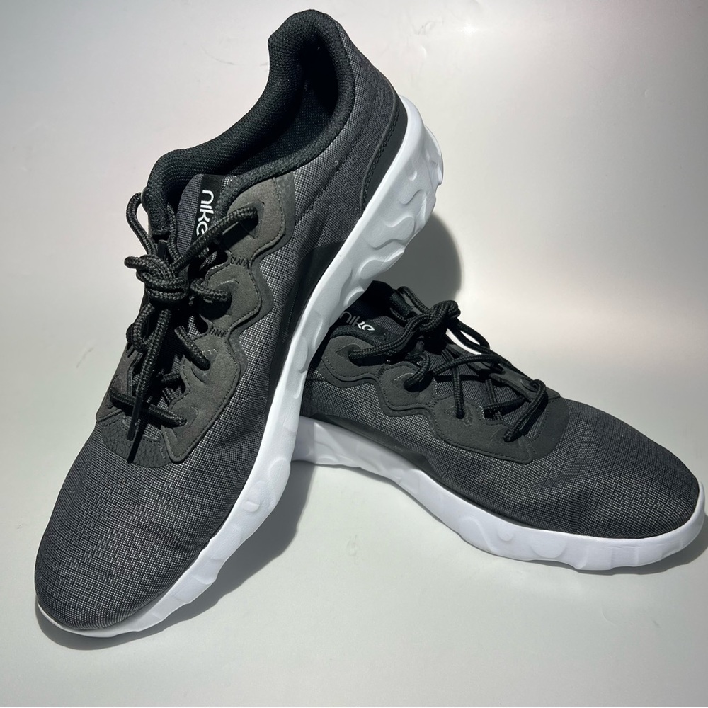 Nike Explore Strada Running.Size Us13. Color Black/White. Brand New. No Box. View 3